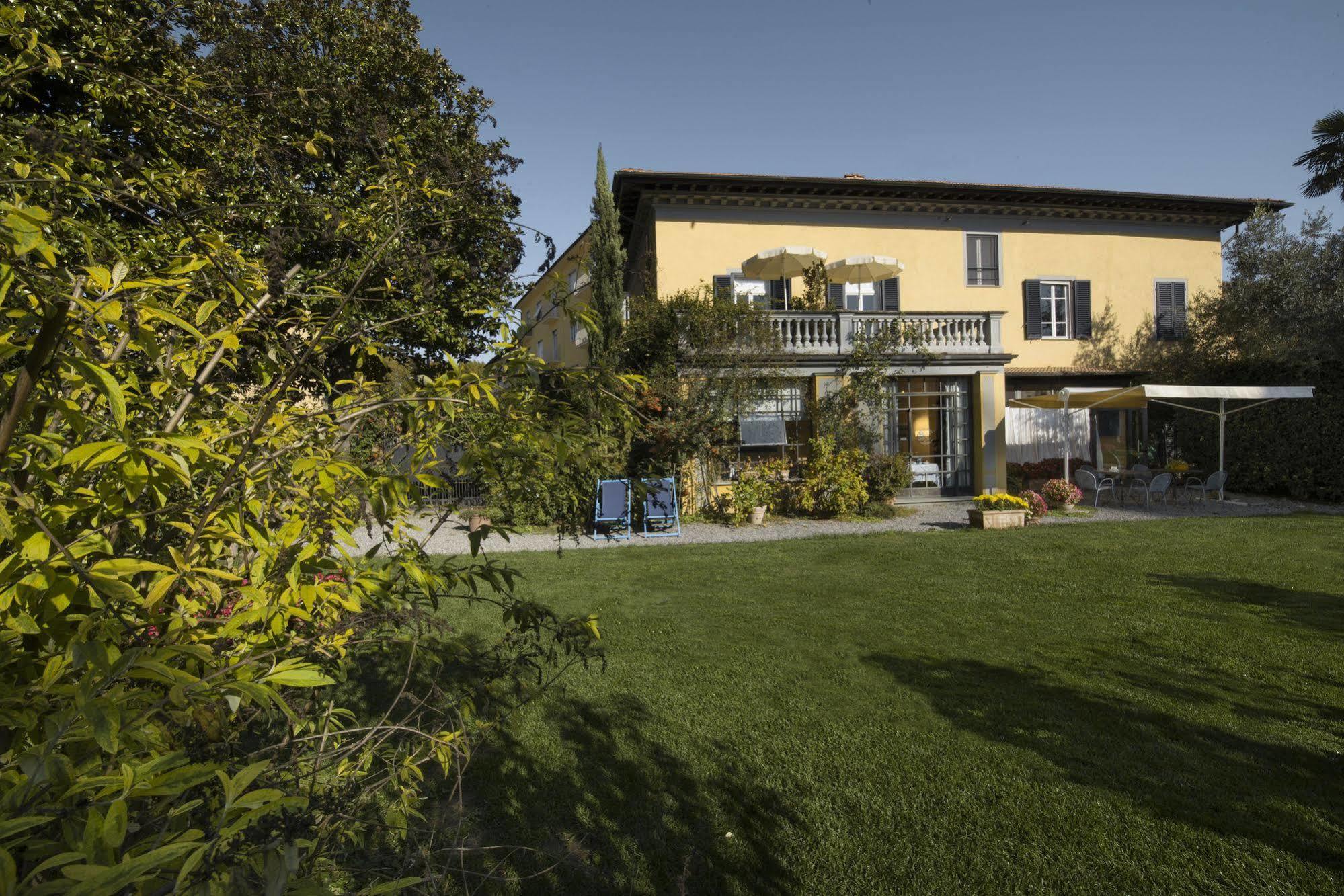 Al Porto Di Lucca B&B Exterior foto